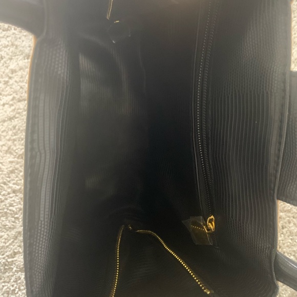 Small Handbag - Picture 4 of 6